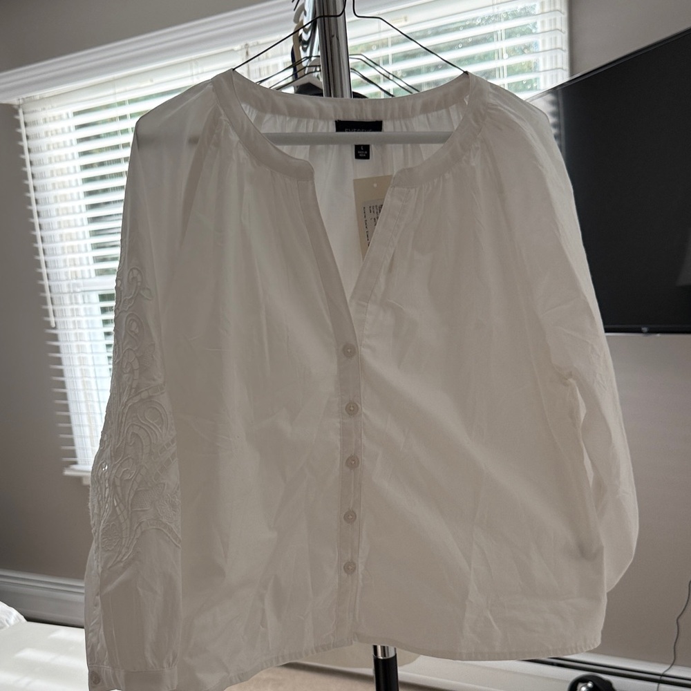 Evereve White Button-Down Blouse with Embroidery